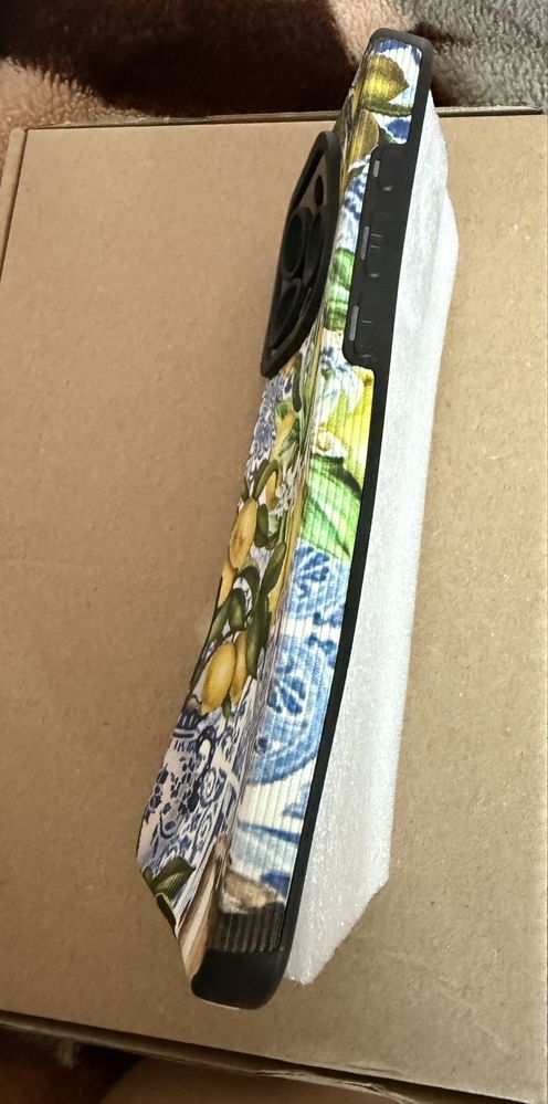 Sprzedam etui iphone 16 pro max