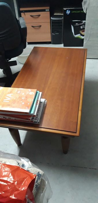 Mesa de centro + Móvel de TV e garrafeira