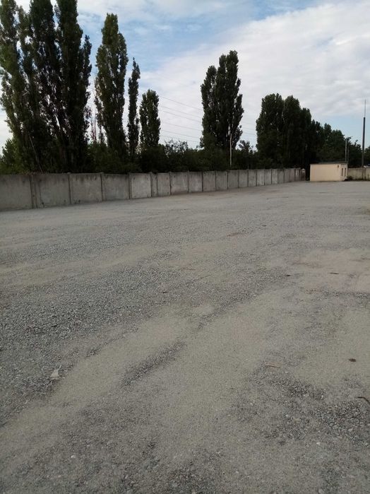 Відкрита площадка з твердим покриттям