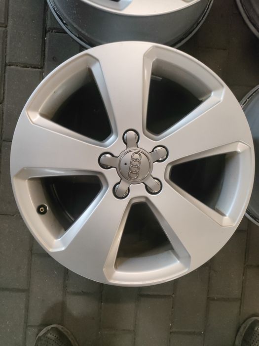 Felgi aluminiowe oryginał Audi 7jx17ET51 komplet