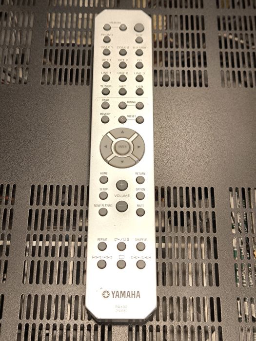 Amplituner stereo YAMAHA R-N602