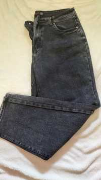 Жіночі джинси моми