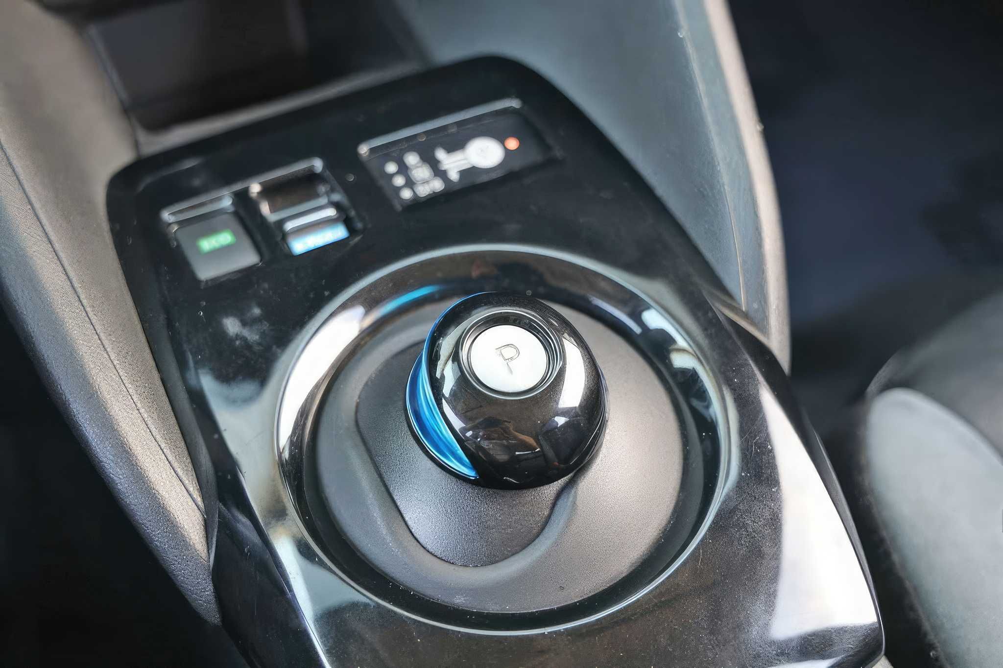 2018 Nissan LEAF SL