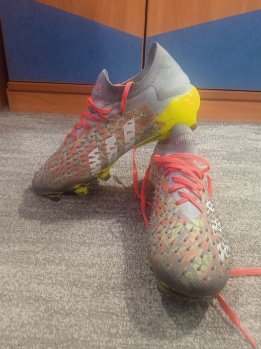 Футбольные бутсы