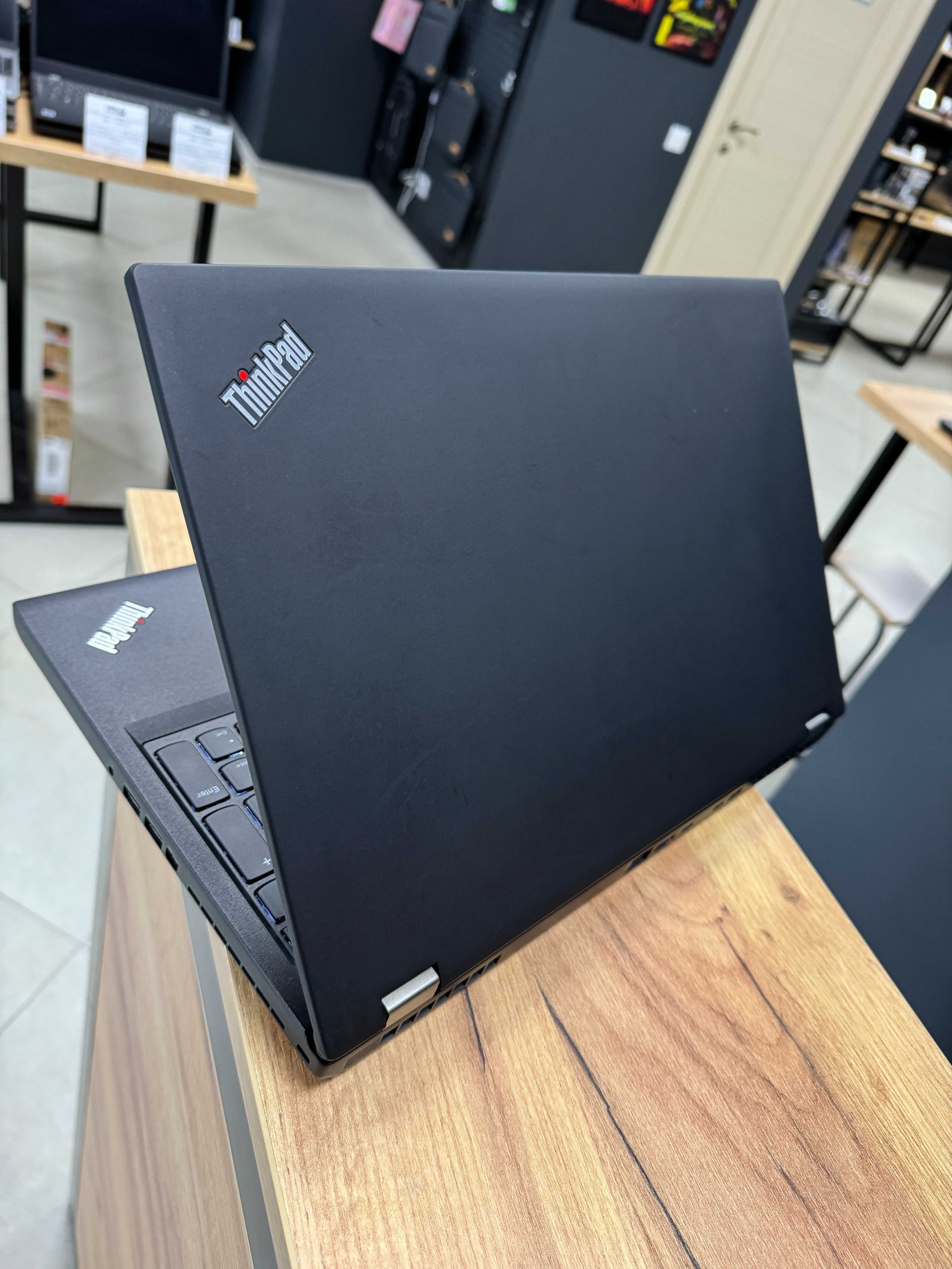 Lenovo ThinkPad P52 - i7 8850H/Quadro P2000 4 GB/32 GB/512 NVME/IPS