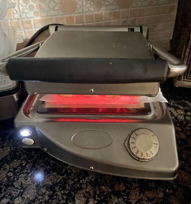 Tostadeira/grelhador de contacto - vitrocerâmica