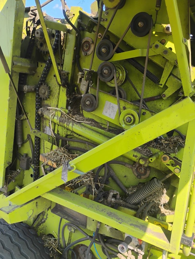 CLAAS Rollant 255