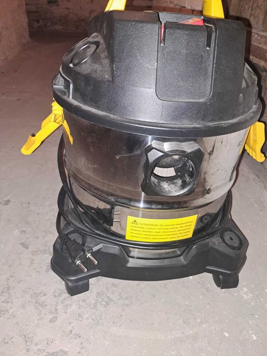 Odkurzacz (nadaje się do użytku domowego i warsztatowego.)