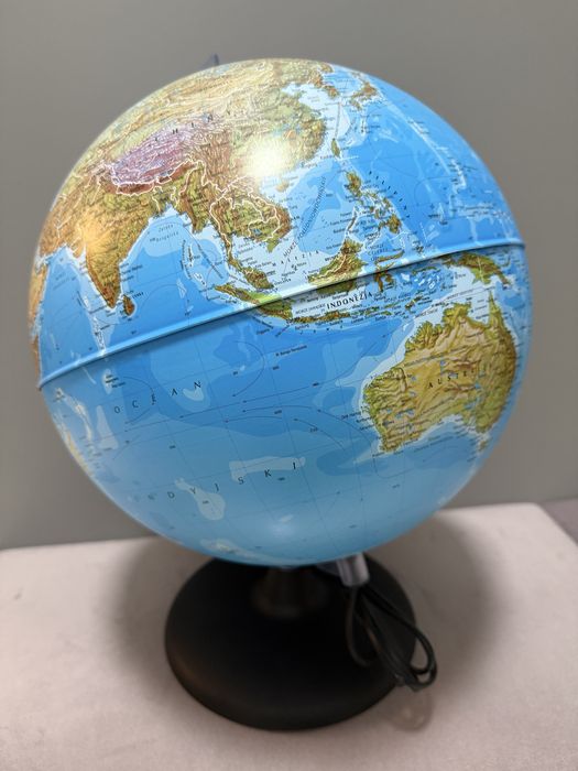 Lampka globus stan bardzo dobry