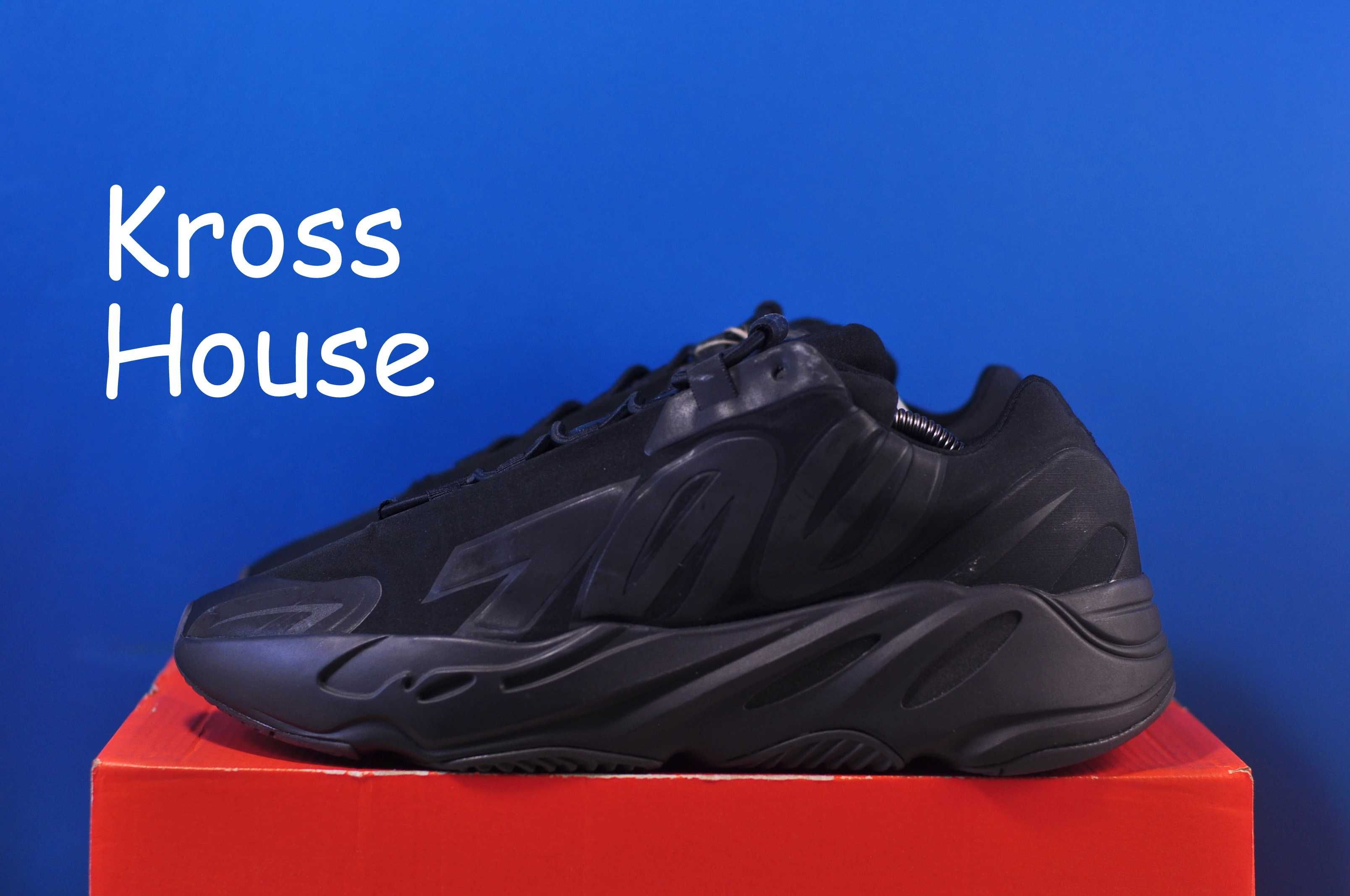 Кроссовки  Adidas Yeezy Boost 700 MNVN 'Triple Black'  Оригінал