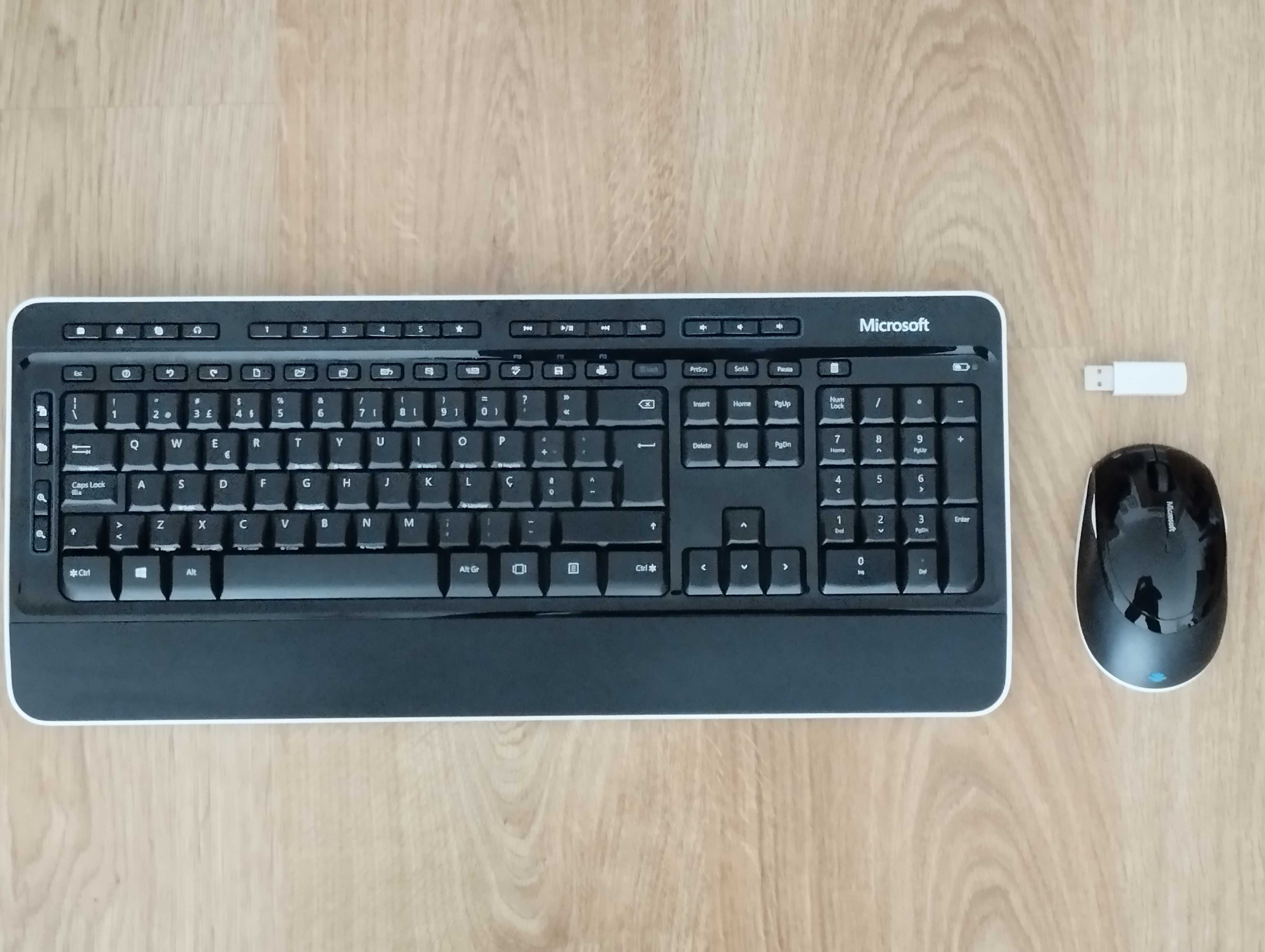 Teclado MICROSOFT + Rato sem fios