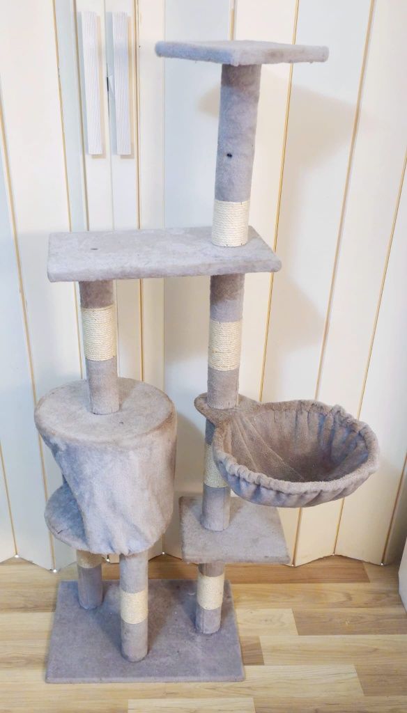 Torre e arranhador para gatos