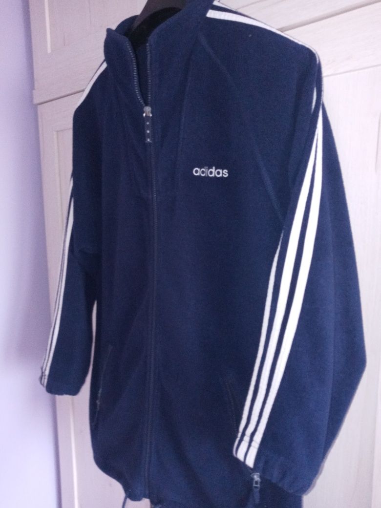 Super ciepła bluza firmy adidas rozm XL stan bardzo dobry.