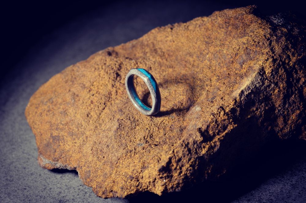 "Głębia Bałtyku" Drewniany pierścionek DreamSkateboardRing.