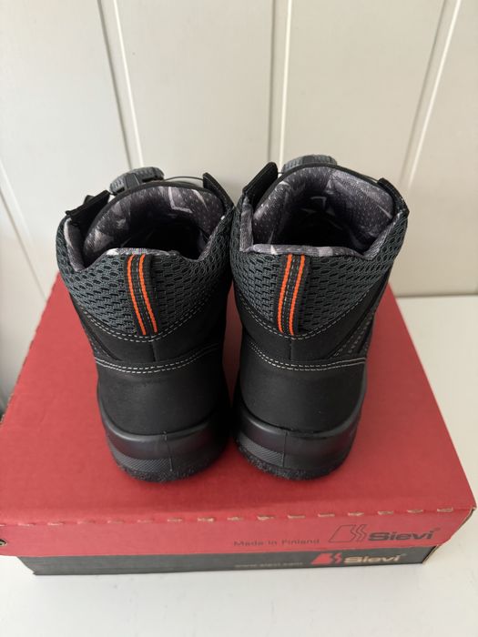 Nowe Buty robocze sievi 43 zapięcie boa
