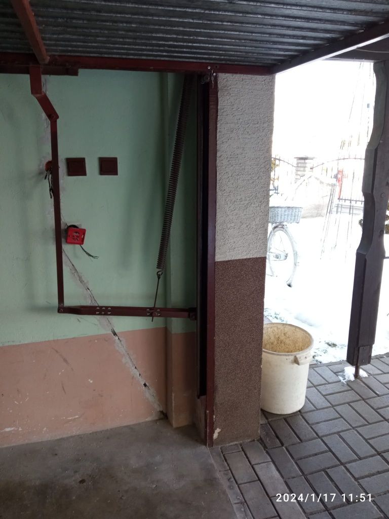 Brama garażowa uchylna