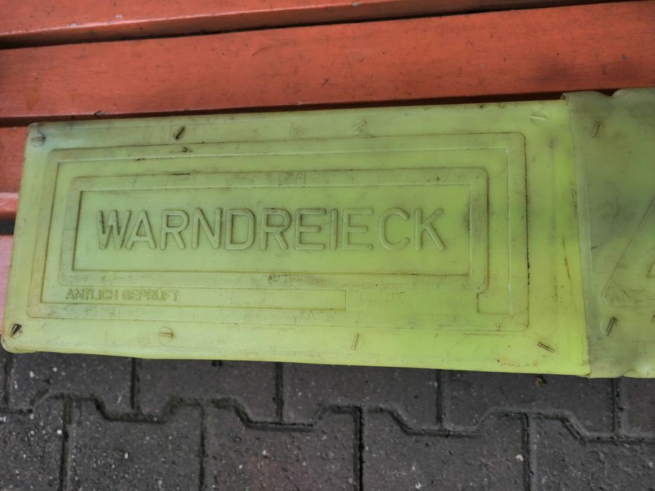 Niemiecki solidny trójkąt ostrzegawczy