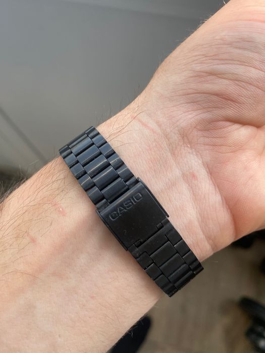 Годинник Casio B640w в чорному кольорі