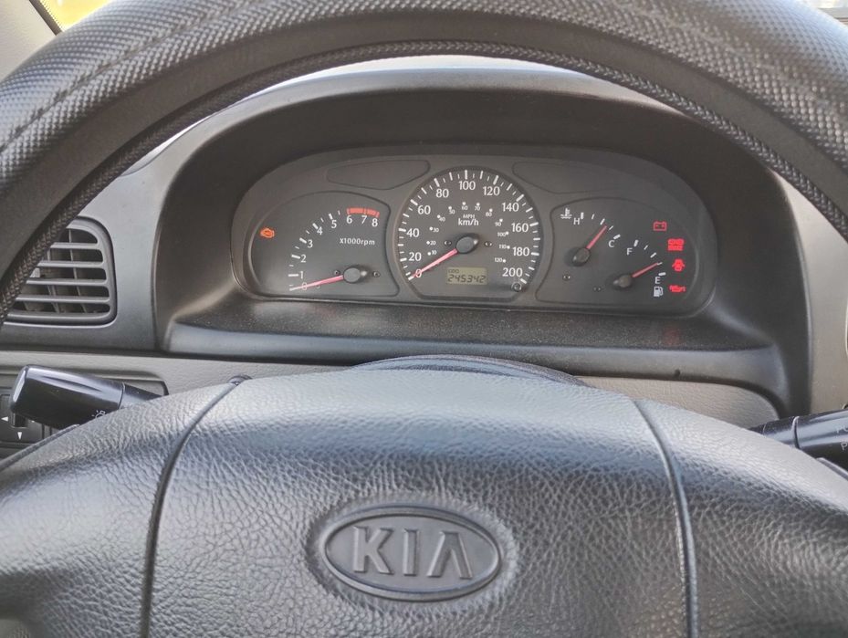 Kia Rio 2001 gasolina em muito bom estado!