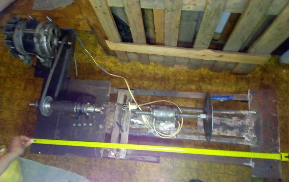 Саморобний домашній токарний станок по дереву б/в 220V