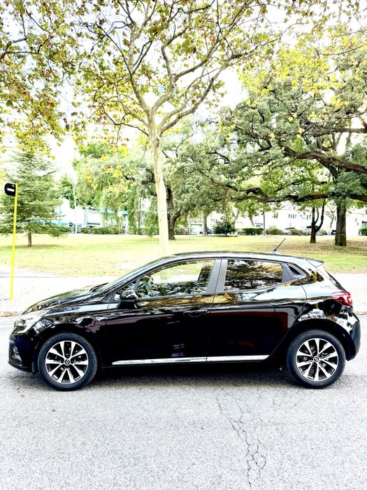 Renault Clio TCe 100cv Intens Preto – 26,500km