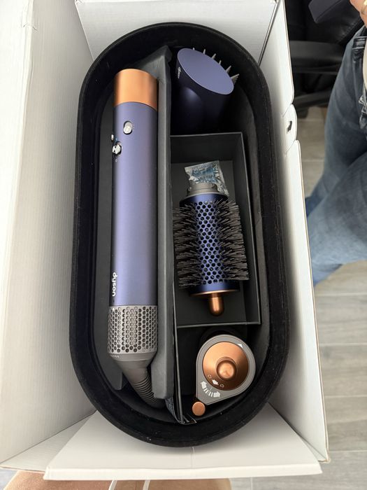 Dyson airwrap complete long volumise novo na caixa com garantia