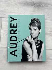 Audrey.Życie, pasja,styl