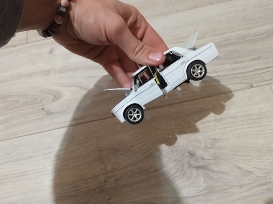 Модели не все что на фото есть ещё