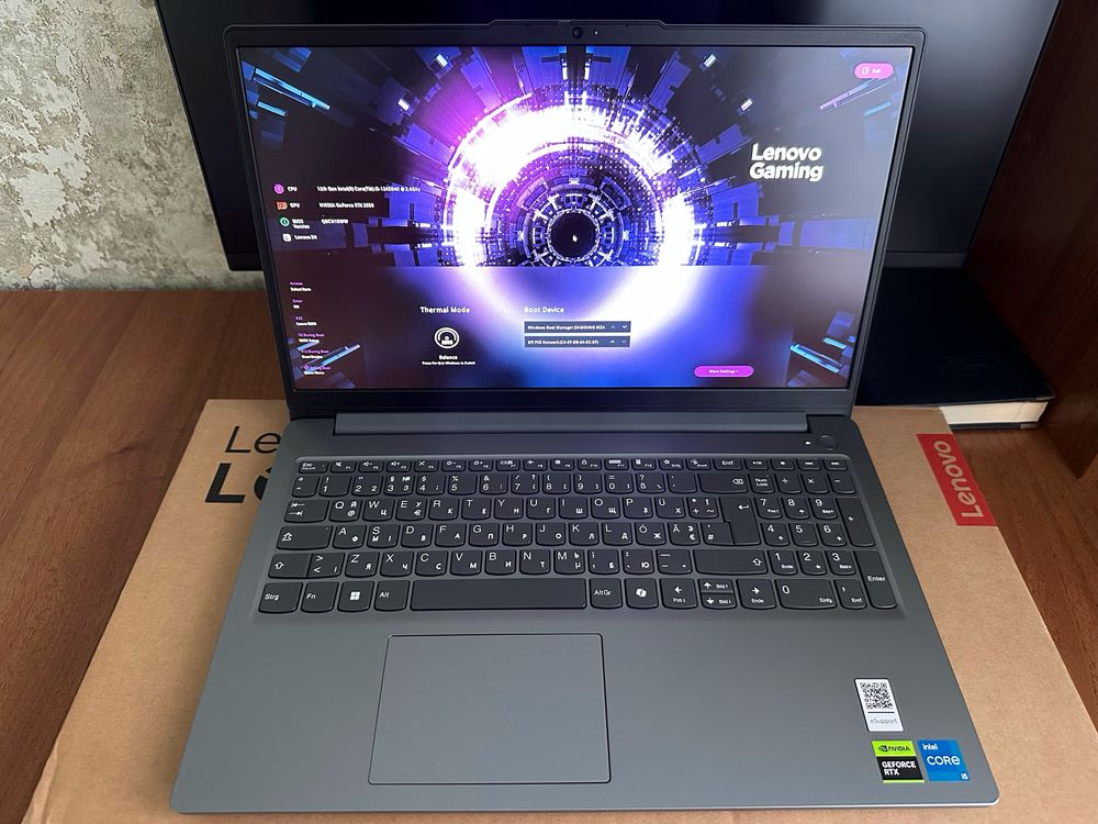 Lenovo LOQ 15IAX9E