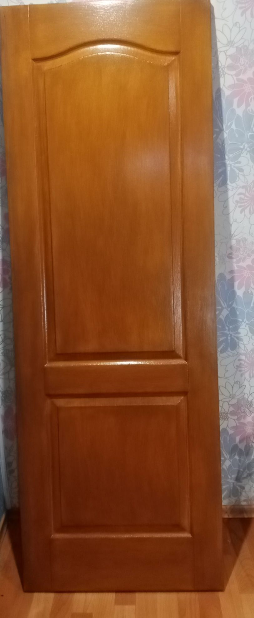 Дверь дерево.                                                        .
