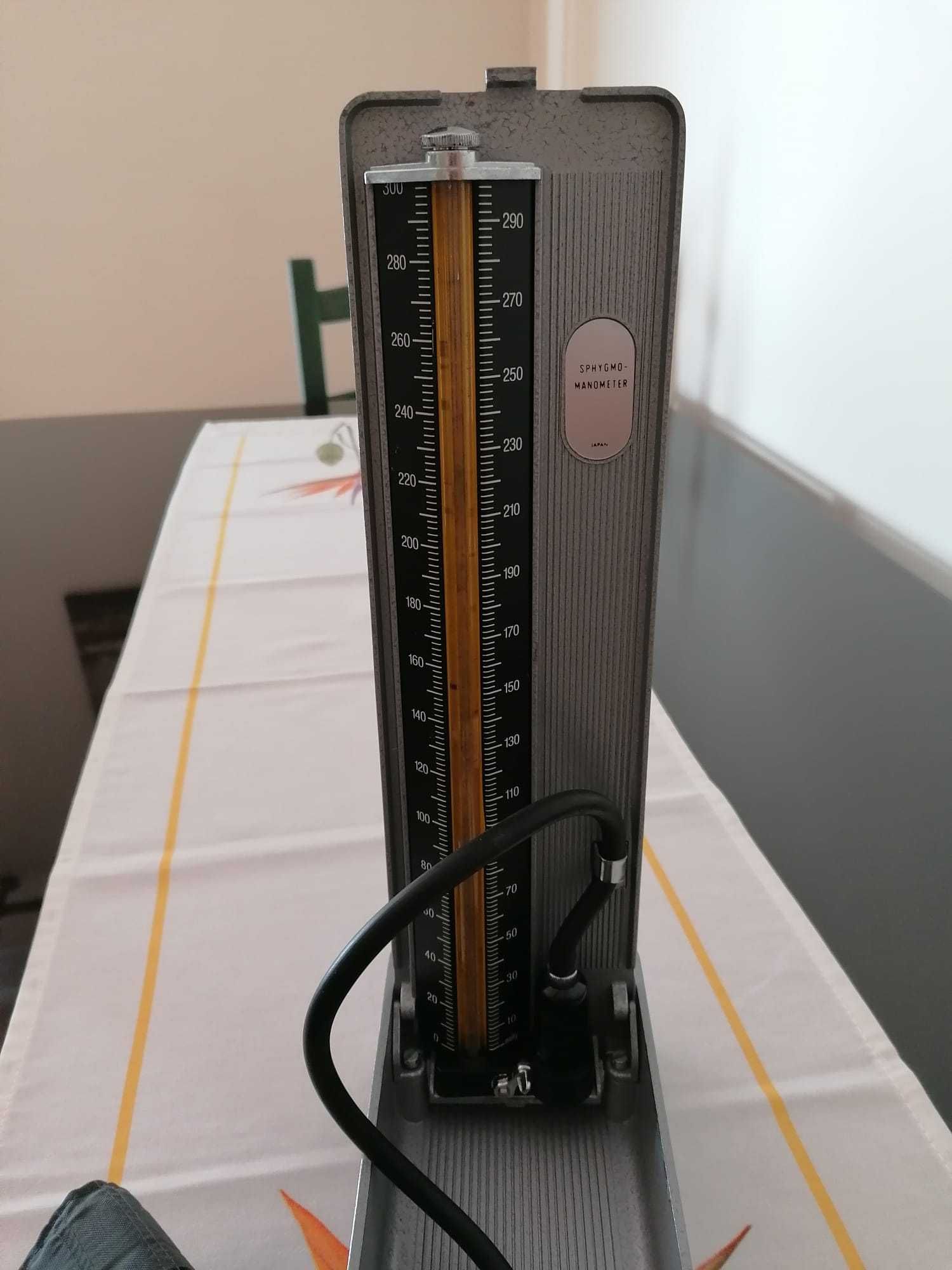 Medidor de tensão - Esfigmomanometro antigo