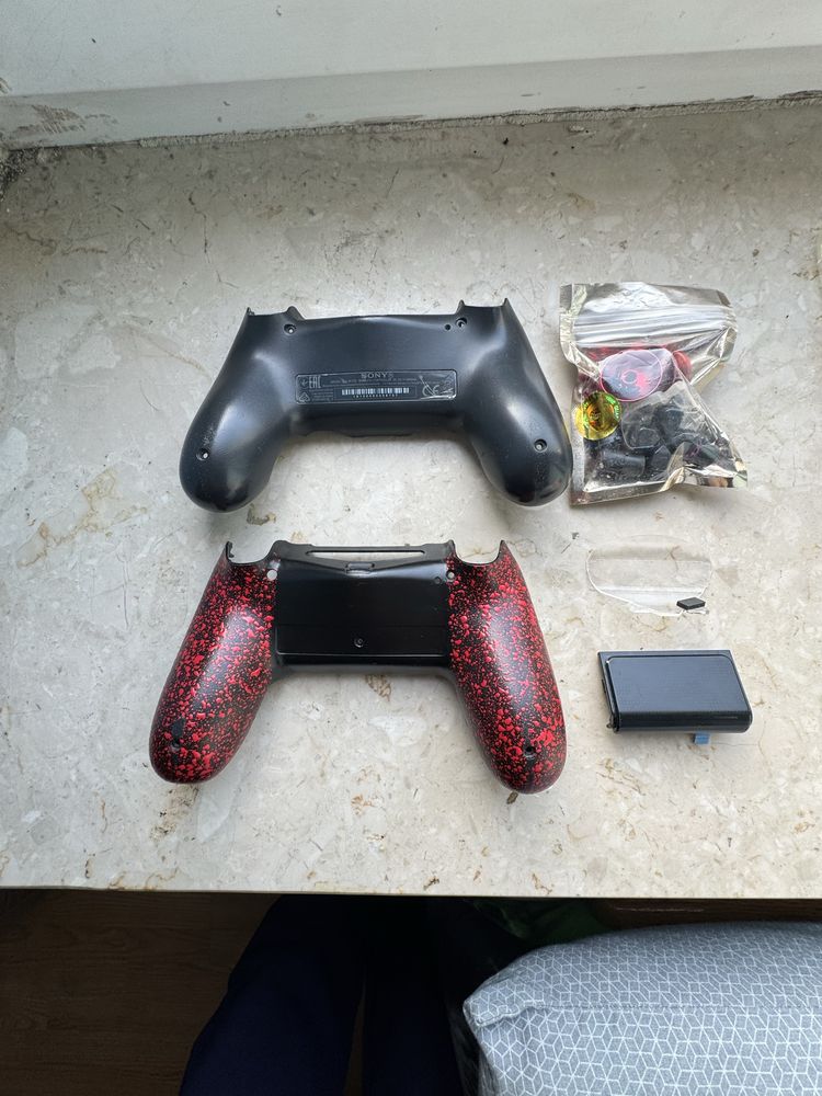 Sprzdam plecki dualshock 4 + nie które przyciski i elementy