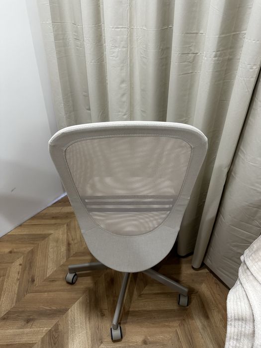 Cadeira com rodas IKEA