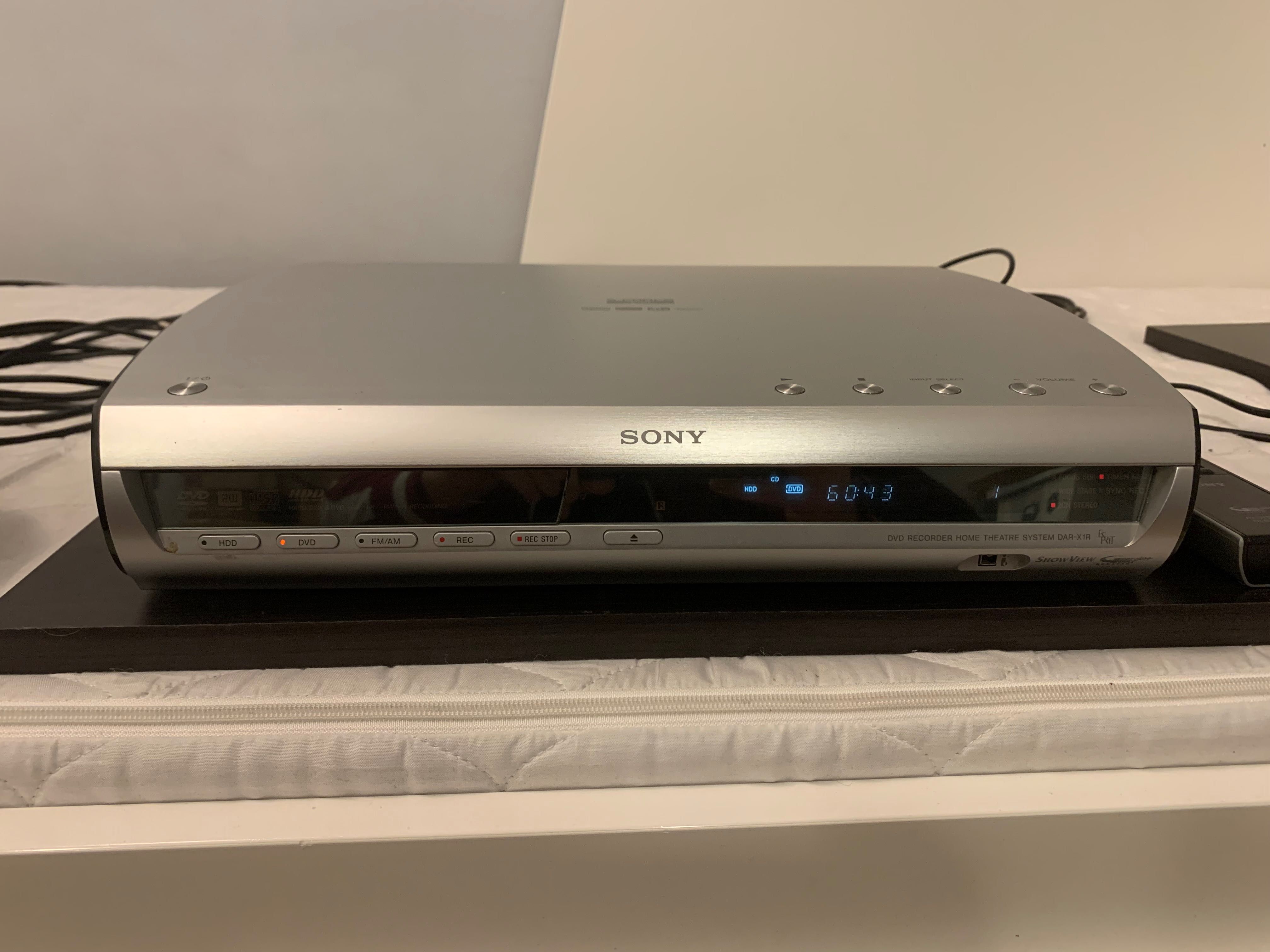 Sony DAR-X1R ( amplituner z nagrywarką DVD i dyskiem HDD )