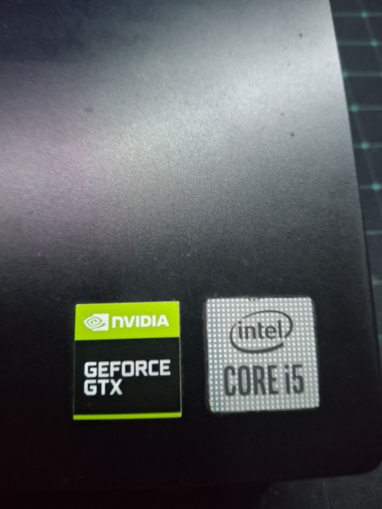 Laptop gamingowy Dell g3