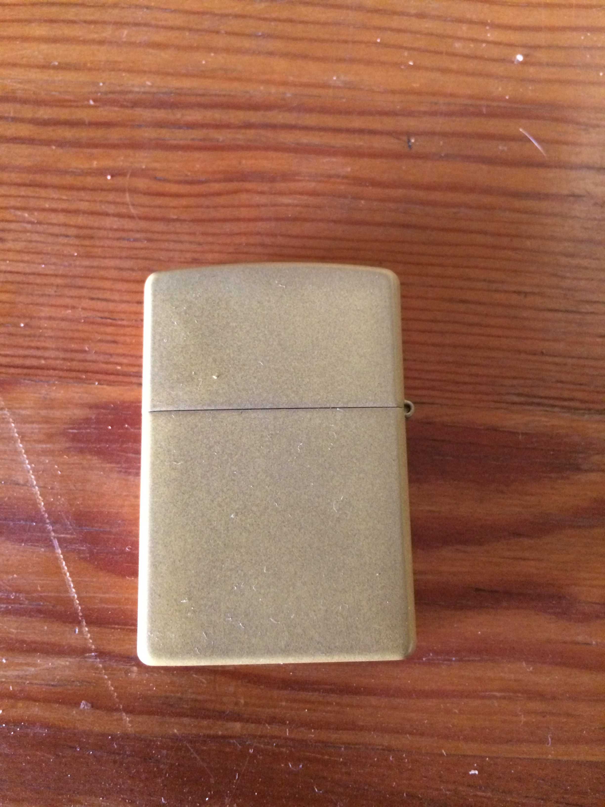 Isqueiro Zippo. Edição limitada.