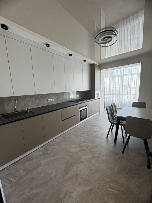 Оренда 1 кім. Височана 18 новобудова