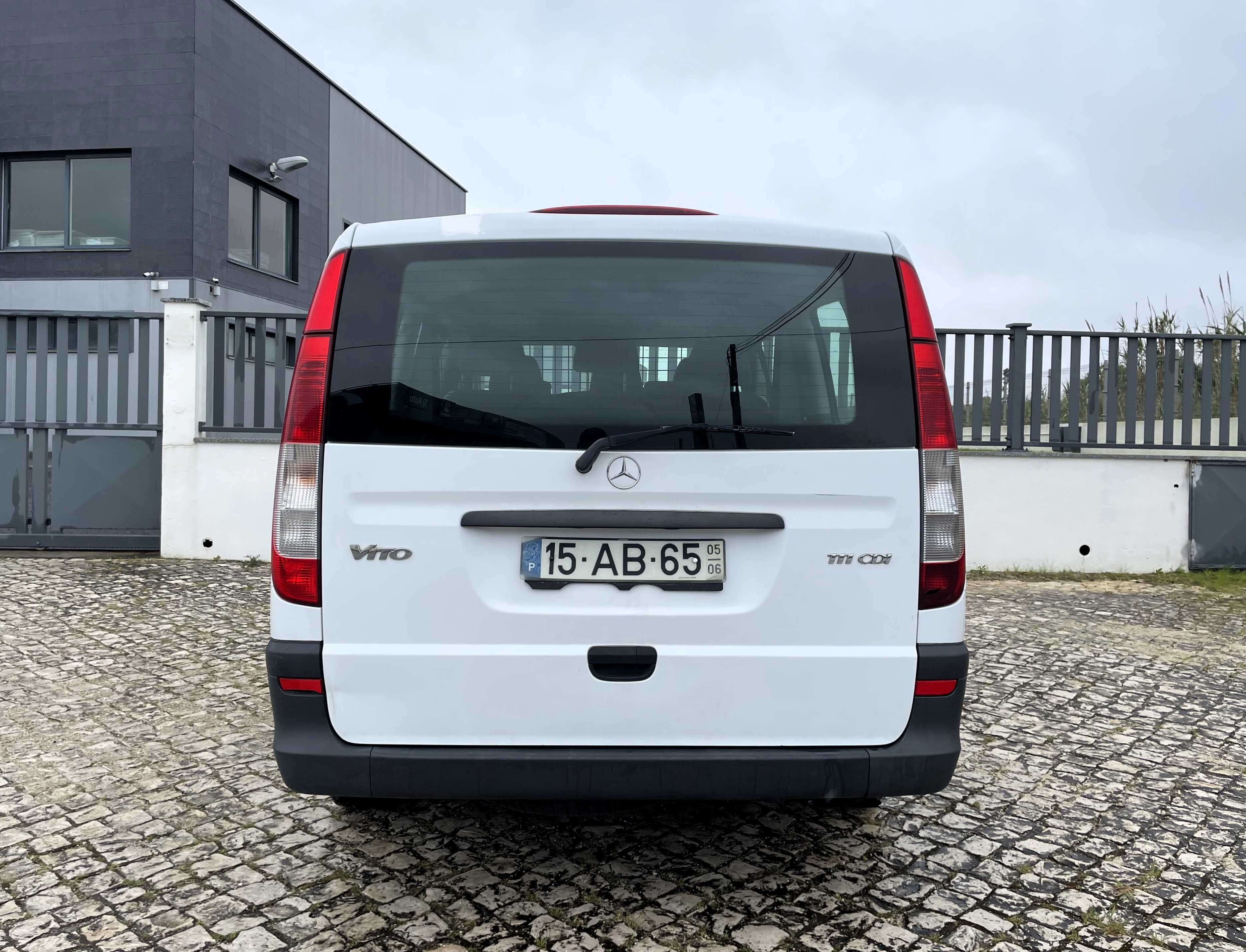 Mercedes-Benz Vito 111 CDi Mista (Carga + 6 Lugares) - 2005 Nacional