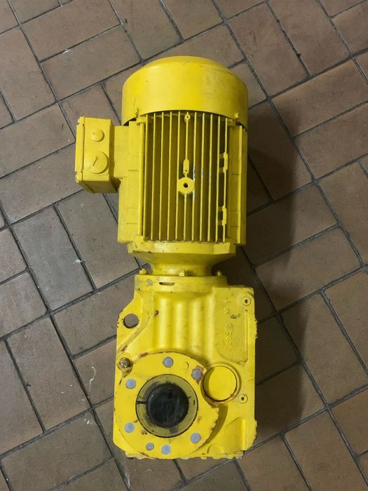 2 sztuki Przekładnia SEW ka67 4kw 28obr motoreduktor tuleja otwór 40mm