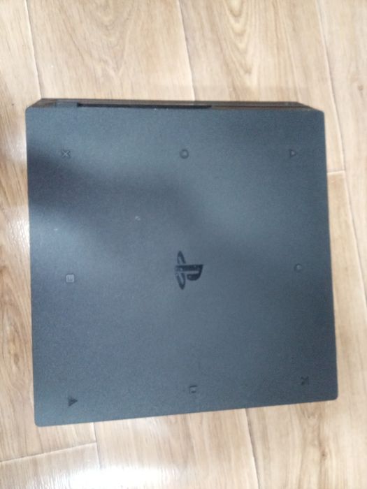 СРОЧНО! Продам  sony playstation 4 pro за 10000 грн торг