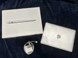 Macbook Air 2015 13cali 4GB ram 256GB