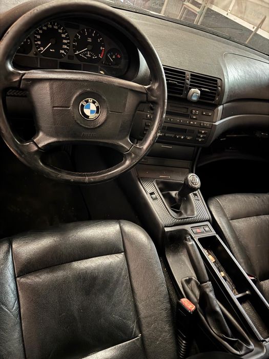 BMW 316ti cilindrada de origem 1800