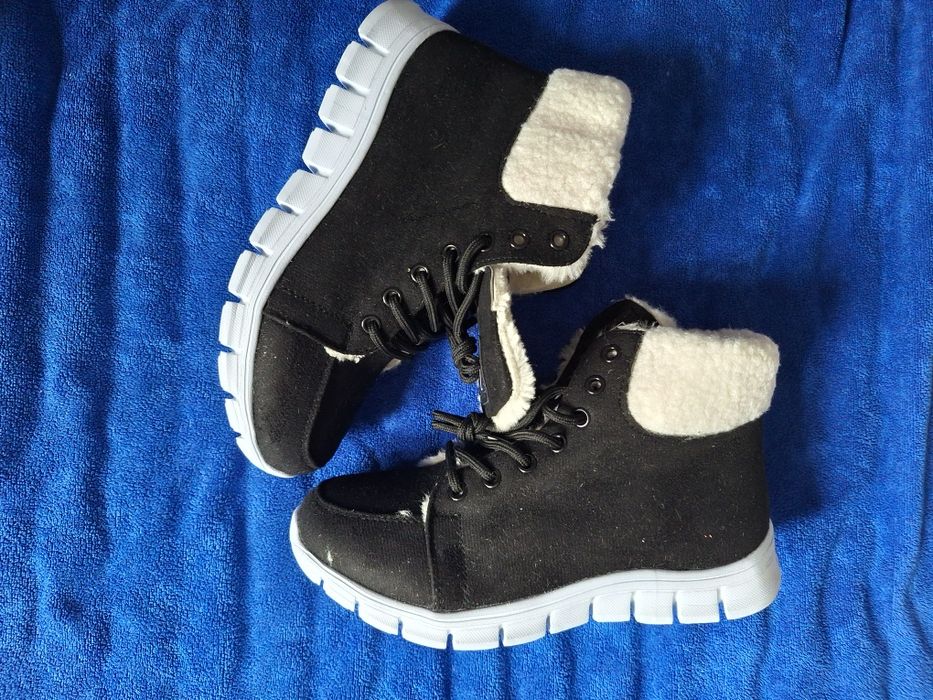 Śliczne zimowe ocieplane buty, wkładka 23,4