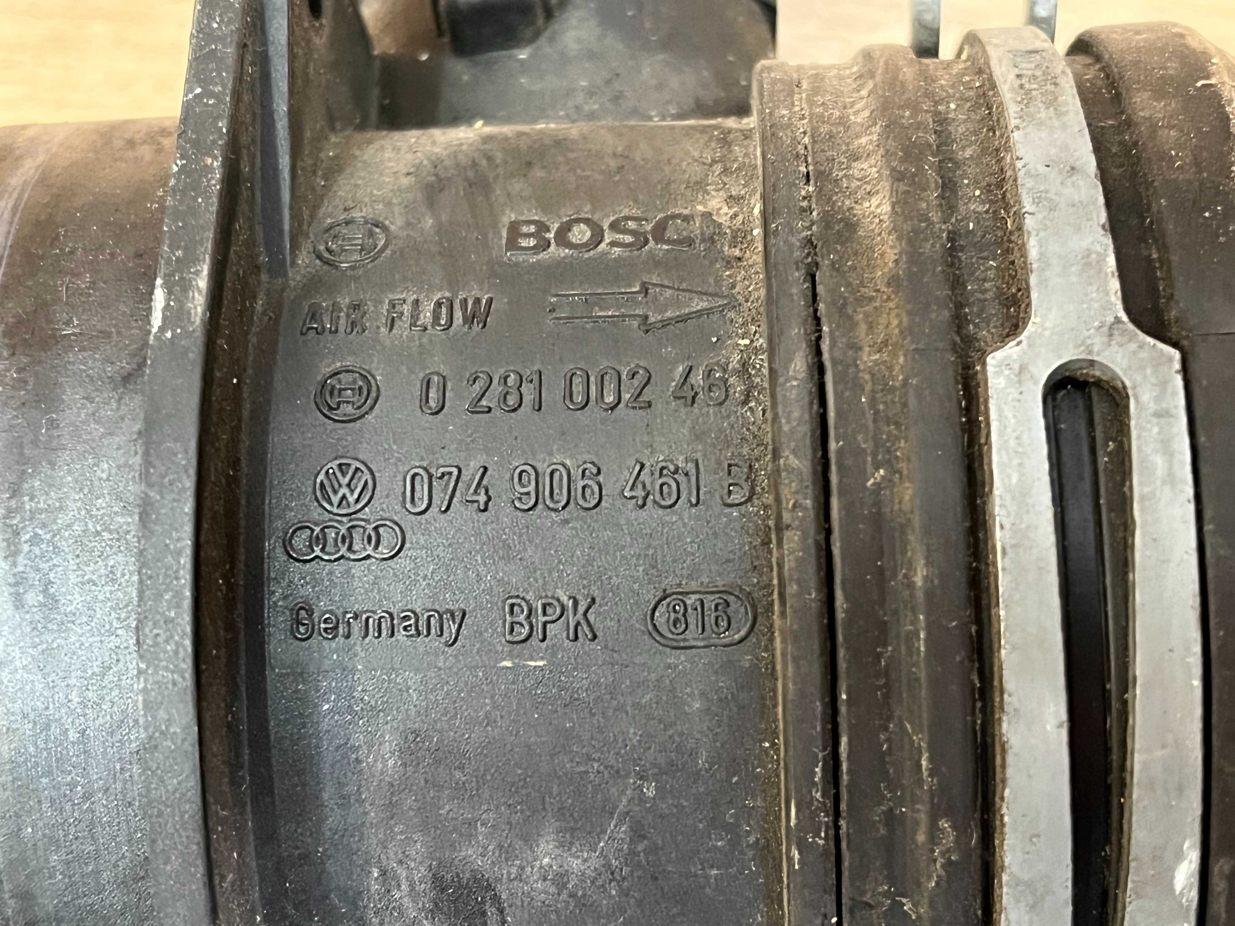 Przepływomierz Audi A3 8P 2.0 TDI