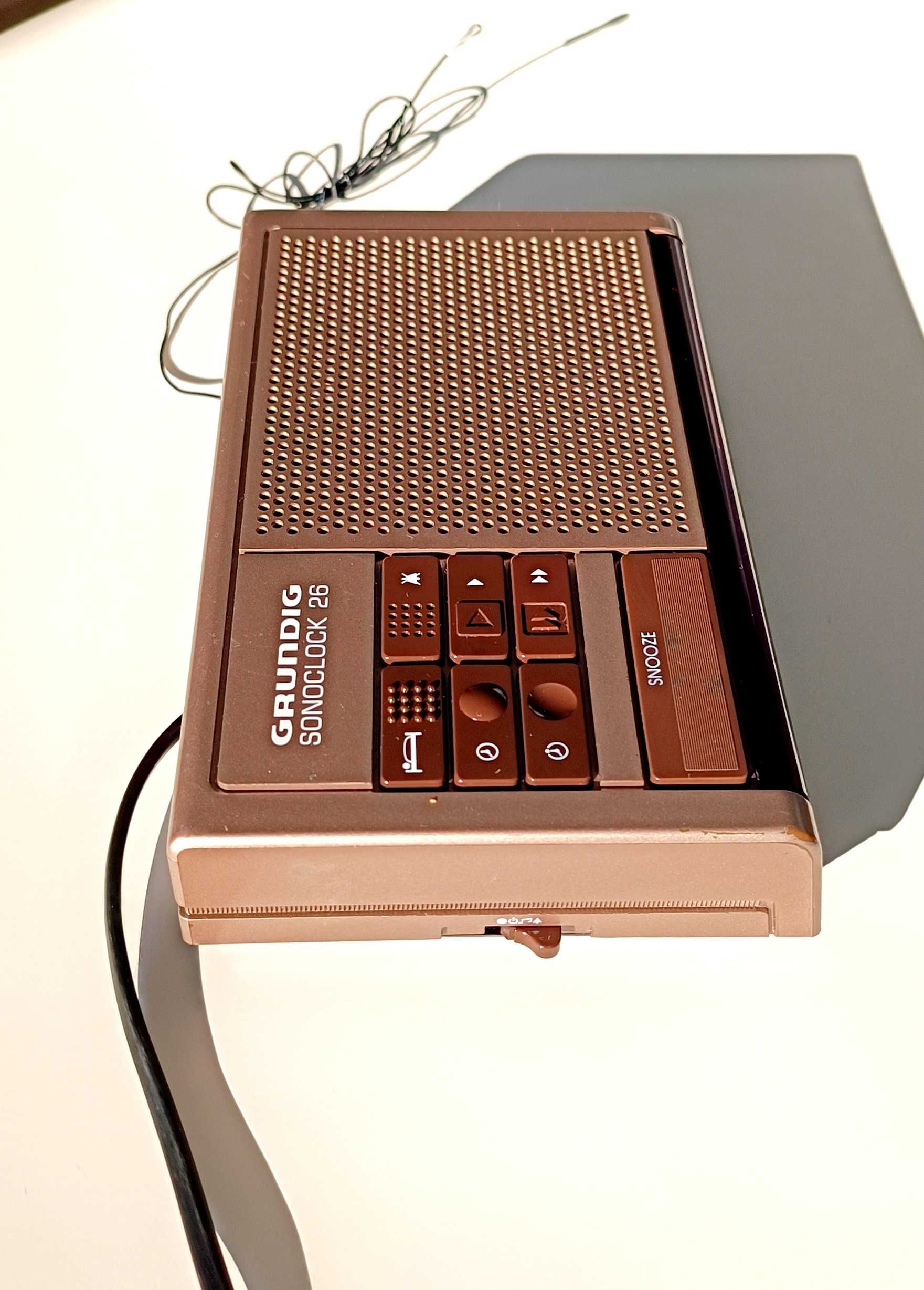 Radiobudzik, radio kuchenne  GRUNDIG Sono-Clock 26