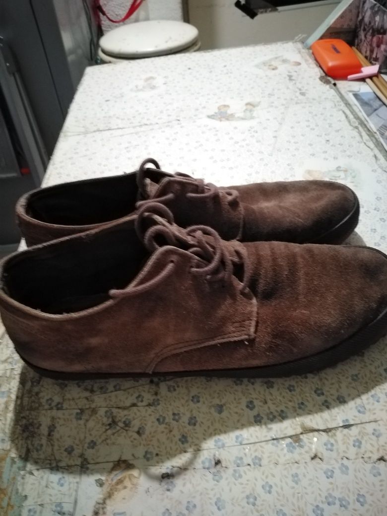 Vendo sapatos novos para homem bom estado