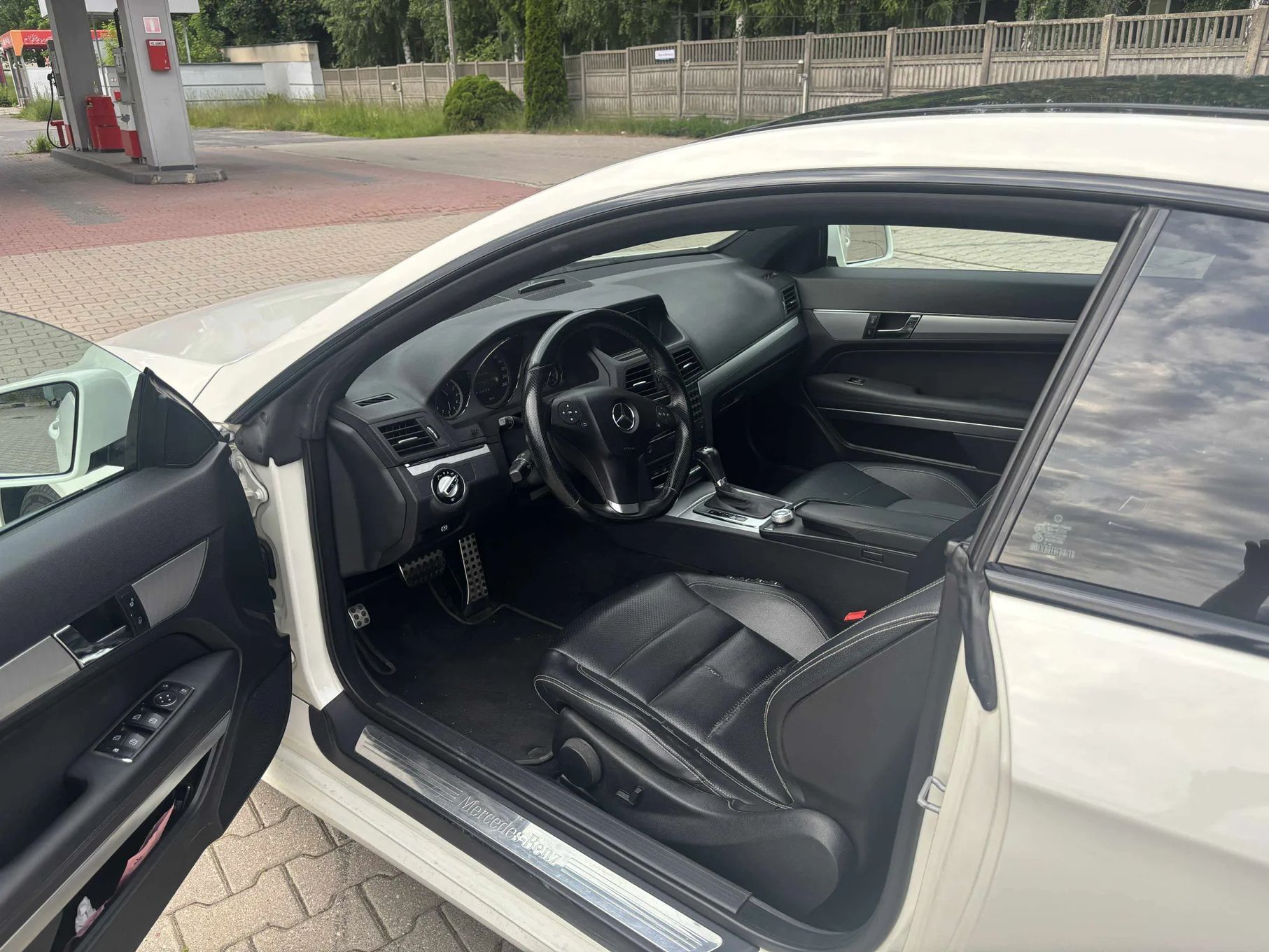Mercedes-Benz Klasa E Mercedes E 350 CDI • V6 231KM • Automat • Panorama • Bogate wyposa •