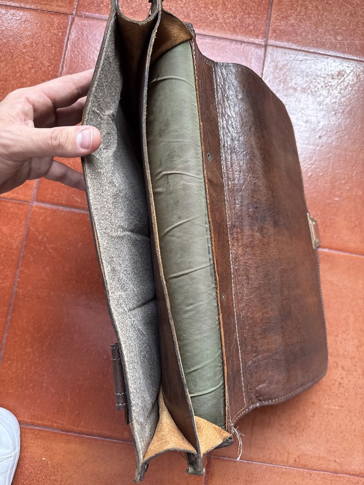 Pasta de documentos / computador 38cm x 28cm x 10cm em Pele