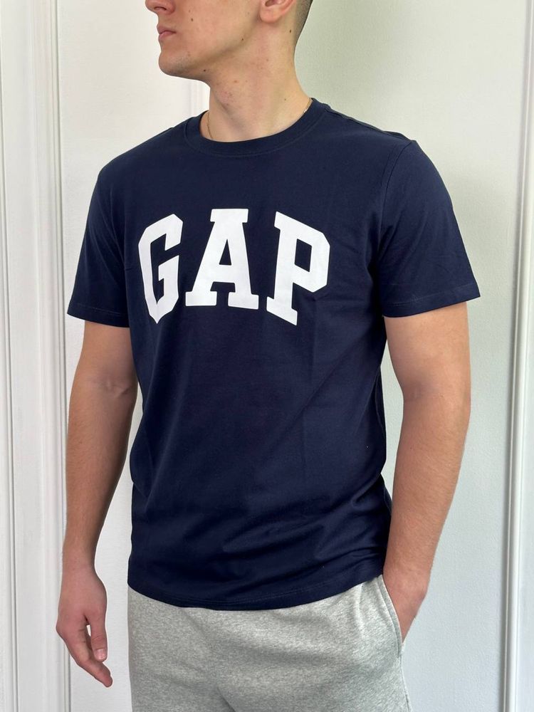 Дуже популярні футболки Gap