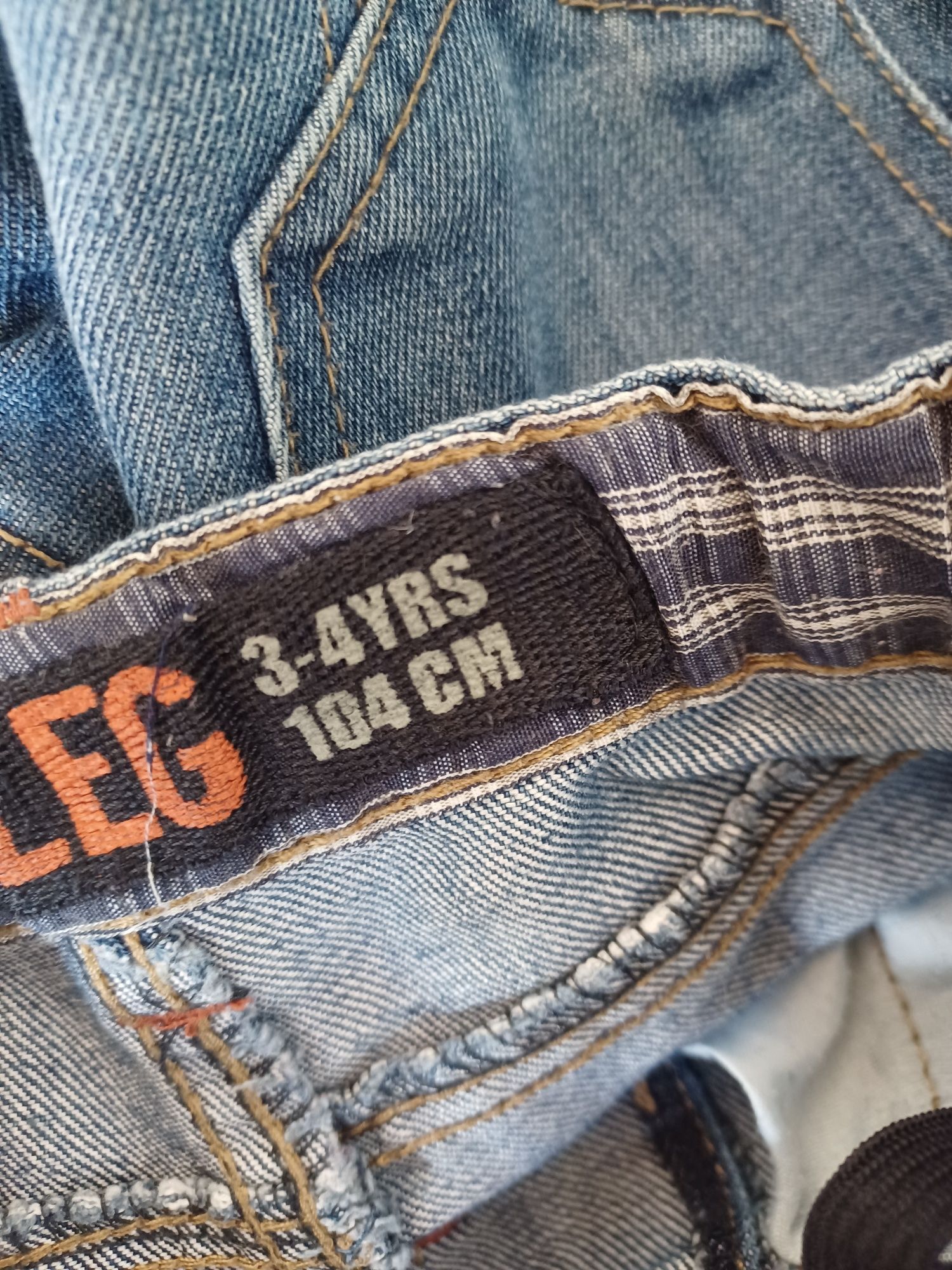 Jeans spodnie chłopięce 104